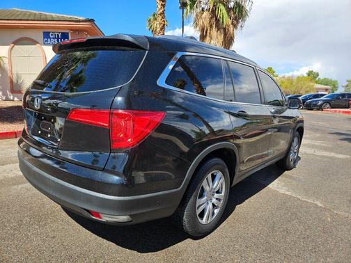 Crystal Black Pearl 2017 Honda Pilot LX