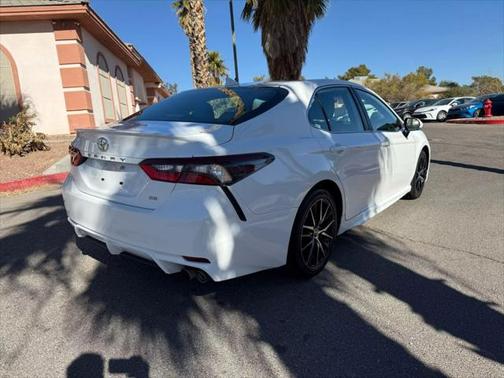 2022 Toyota Camry SE