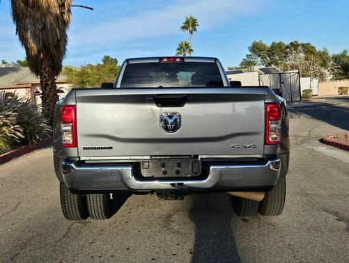 2024 RAM 3500 Big Horn Crew Cab 4x4 8' Box