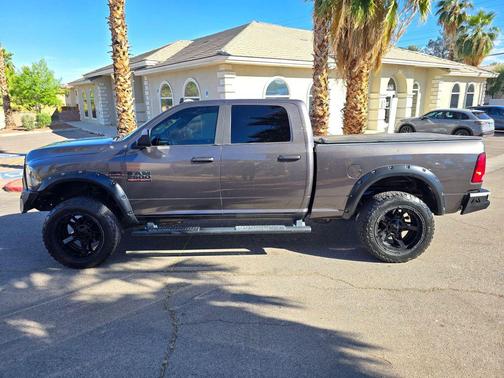 Granite Crystal Metallic Clearcoat 2018 RAM 2500 Big Horn Crew Cab 4x4 6'4' Box