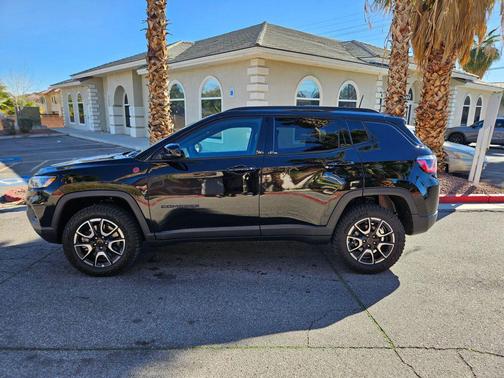 2025 Jeep Compass Trailhawk