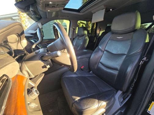 2020 Cadillac Escalade Luxury