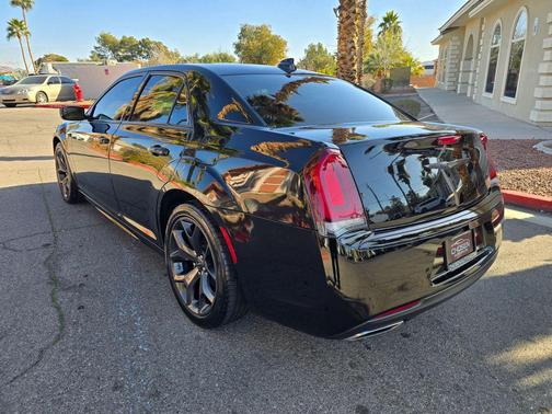 2022 Chrysler 300 Touring