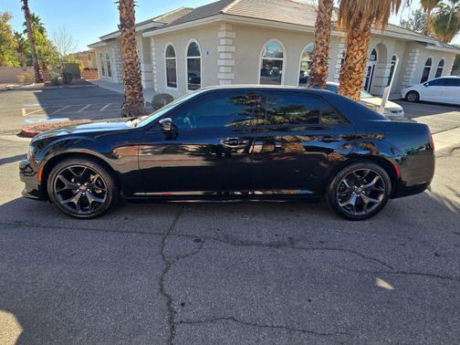 2022 Chrysler 300 Touring