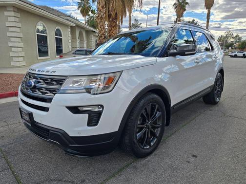 Magnetic Metallic 2019 Ford Explorer XLT