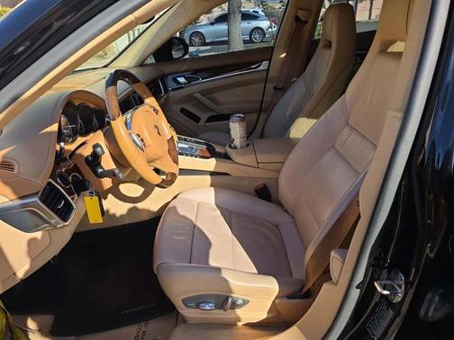 2011 Porsche Panamera 4