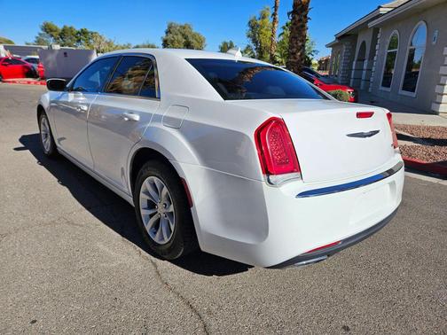 2015 Chrysler 300 Limited