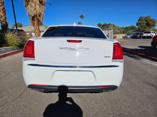 2015 Chrysler 300 Limited
