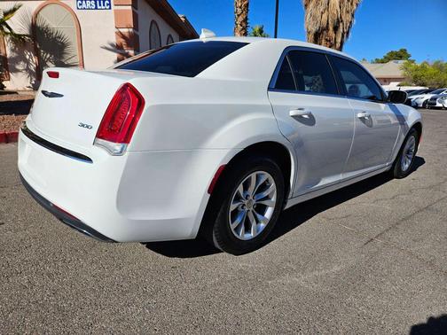 2015 Chrysler 300 Limited