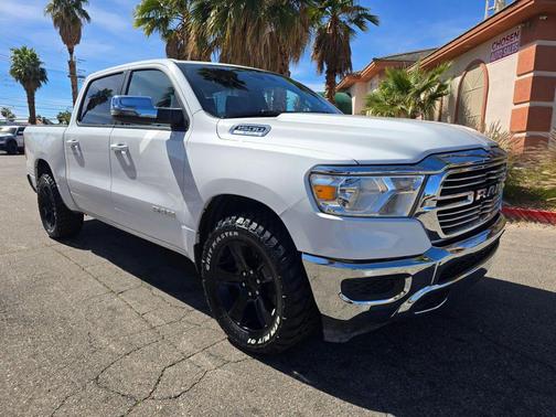 Bright White Clearcoat 2024 RAM 1500 Laramie
