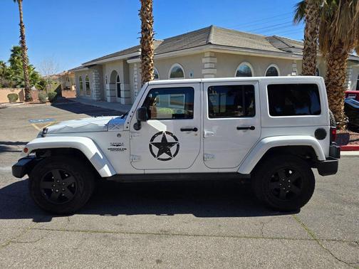 Bright White Clearcoat 2015 Jeep Wrangler Unlimited Sport
