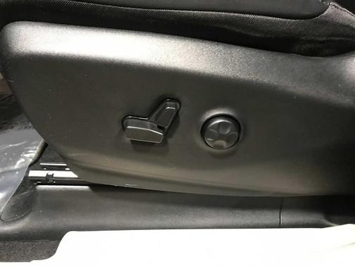 Diamond Black 2024 Chrysler Pacifica Touring-L
