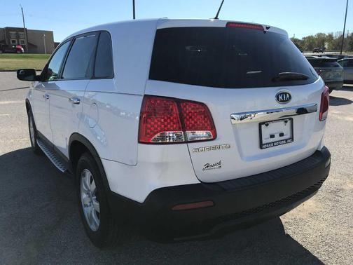 Snow White Pearl 2011 Kia Sorento LX