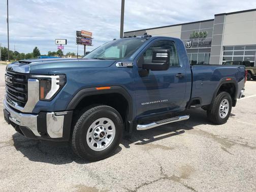 Metallic 2024 GMC Sierra 2500 Pro