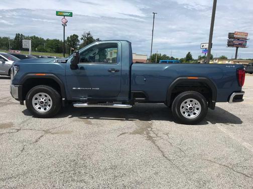 Metallic 2024 GMC Sierra 2500 Pro