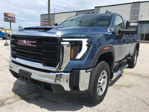 Metallic 2024 GMC Sierra 2500 Pro