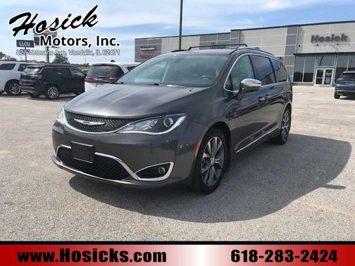 Granite Crystal Clearcoat Metallic 2017 Chrysler Pacifica Limited