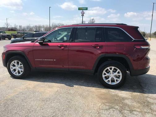 Velvet Red Pearlcoat 2023 Jeep Grand Cherokee Limited