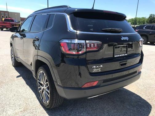 Diamond Black 2023 Jeep Compass Limited