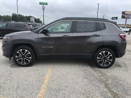 Granite Crystal Clearcoat Metallic 2022 Jeep Compass Limited