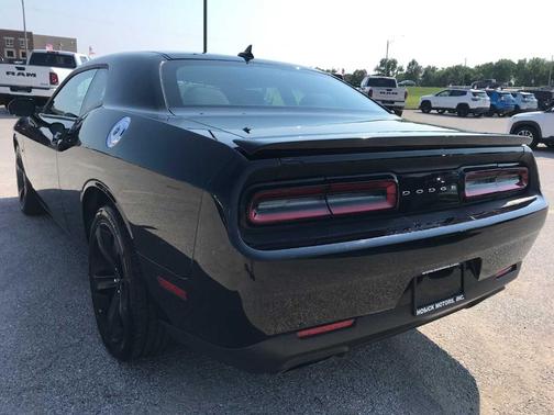 Pitch Black Clearcoat 2017 Dodge Challenger R/T