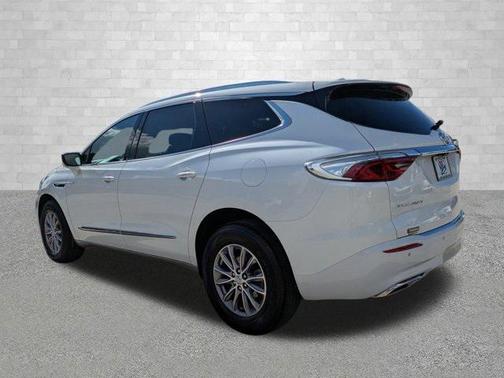 2023 Buick Enclave Essence FWD