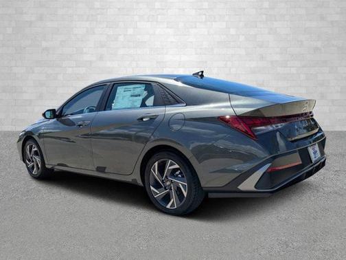 2025 Hyundai ELANTRA SEL