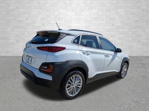 2021 Hyundai KONA SEL