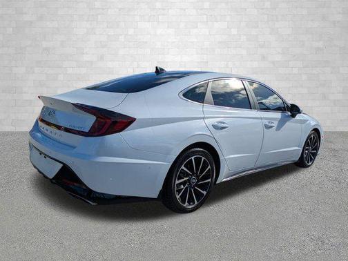 2021 Hyundai SONATA Limited