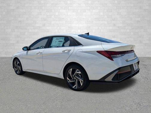 2025 Hyundai ELANTRA SEL