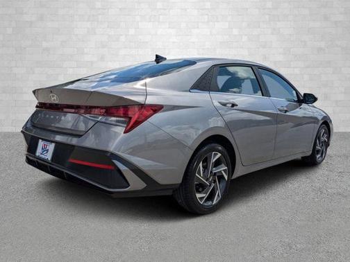 2025 Hyundai ELANTRA SEL