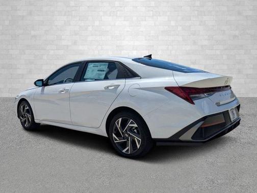 2025 Hyundai ELANTRA SEL