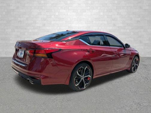 2023 Nissan Altima SR FWD