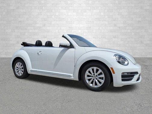 Pure White/Black Roof 2019 Volkswagen Beetle 2.0T SE