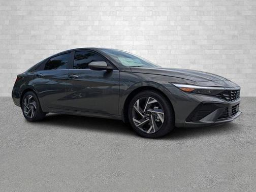 2025 Hyundai ELANTRA SEL