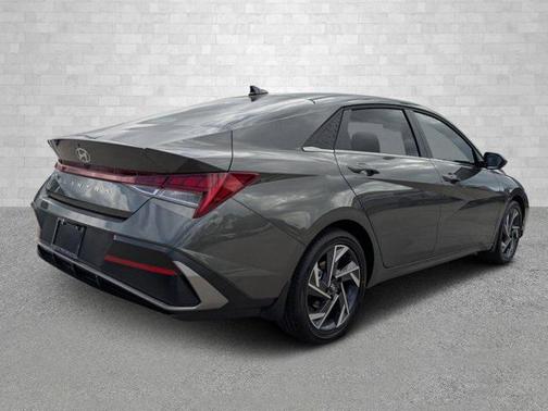 2025 Hyundai ELANTRA SEL
