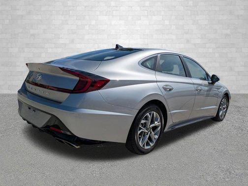 Shimmering Silver Pearl 2020 Hyundai SONATA SEL