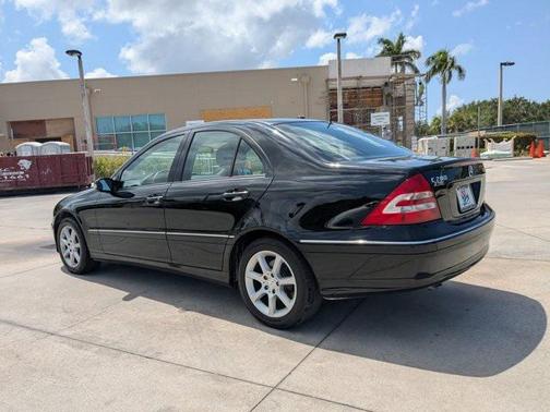 2007 Mercedes-Benz C-Class Luxury 4MATIC