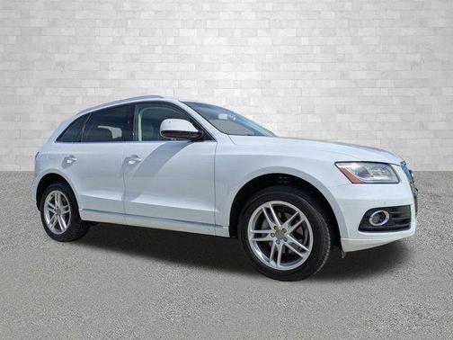 Glacier White 2017 Audi Q5 2.0T Premium