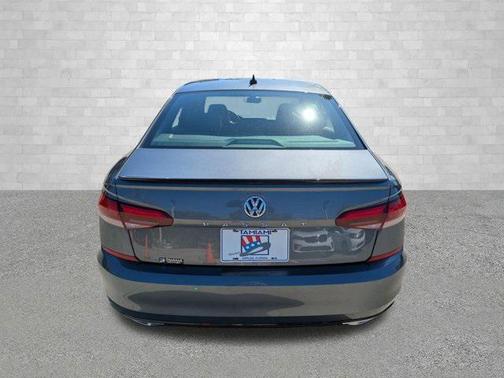 2021 Volkswagen Passat 2.0T R-Line