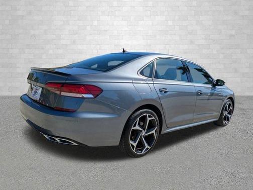 2021 Volkswagen Passat 2.0T R-Line