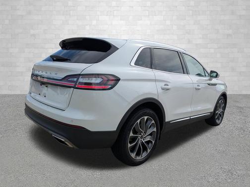 Pristine White Metallic Tri-Coat 2022 Lincoln Nautilus Reserve