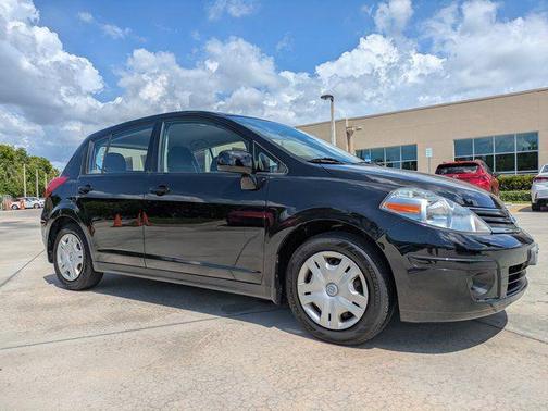 Super Black 2011 Nissan Versa 1.8 S
