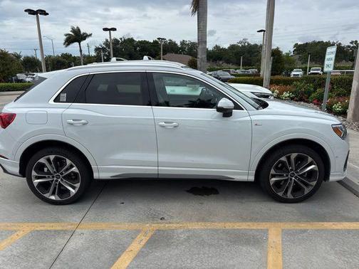 Glacier White Metallic 2020 Audi Q3 45 S line Prestige