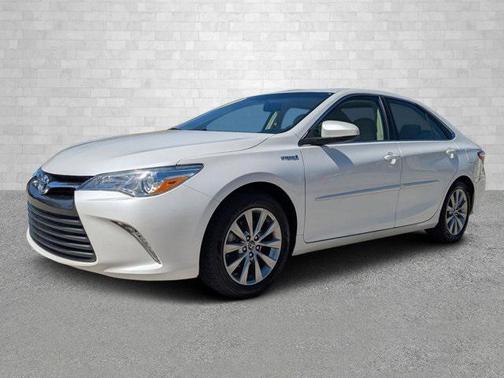 2016 Toyota Camry Hybrid XLE