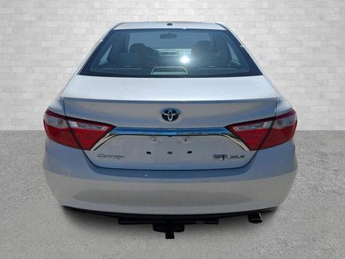 2016 Toyota Camry Hybrid XLE