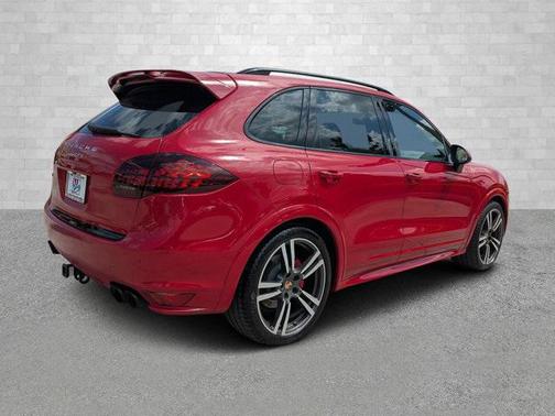 2014 Porsche Cayenne GTS