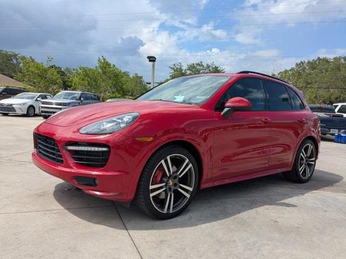 2014 Porsche Cayenne GTS