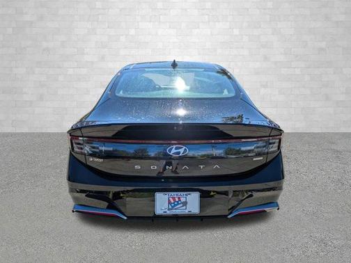 2024 Hyundai SONATA Hybrid Limited