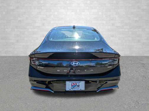 2024 Hyundai SONATA Hybrid Limited